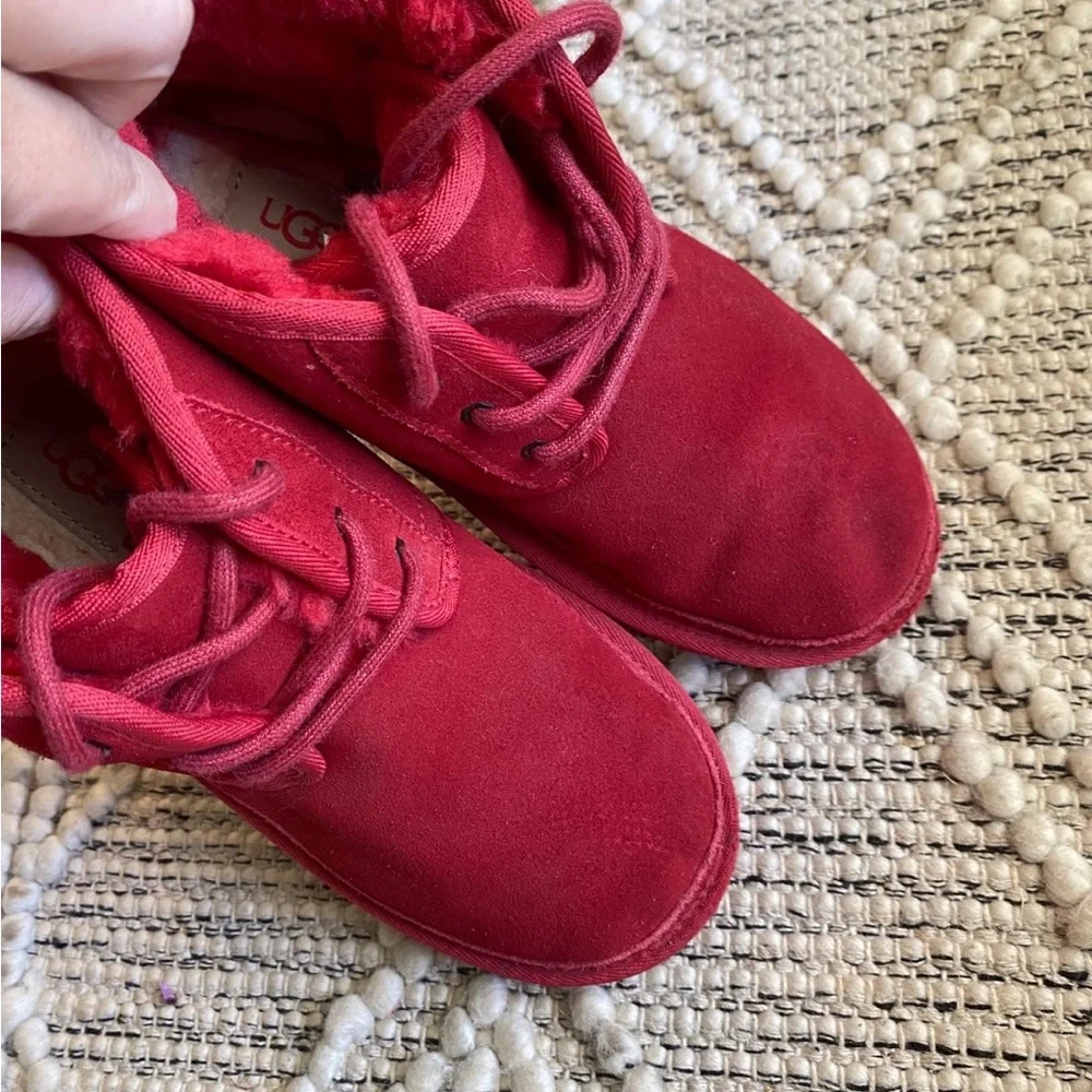 UGG Men's size US 5 Neumel Suede Chukka‎ Boots Samba Red 3236